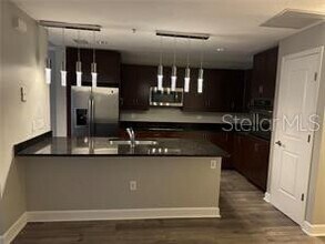 100 S Eola Dr in Orlando, FL - Building Photo - Building Photo