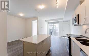 1650 Victoria Park Ave in Toronto, ON - Building Photo - Building Photo