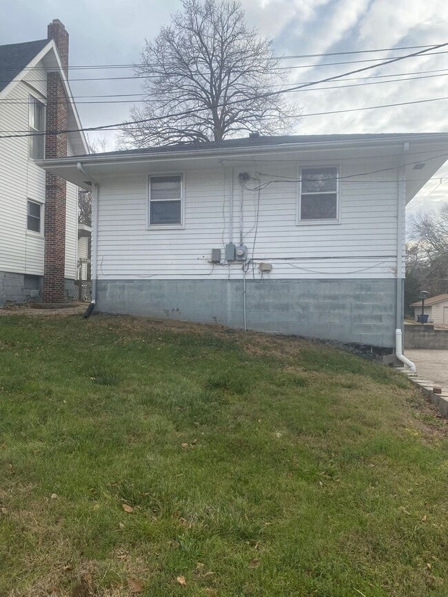 730 E 12th St in Crete, NE - Building Photo - Building Photo