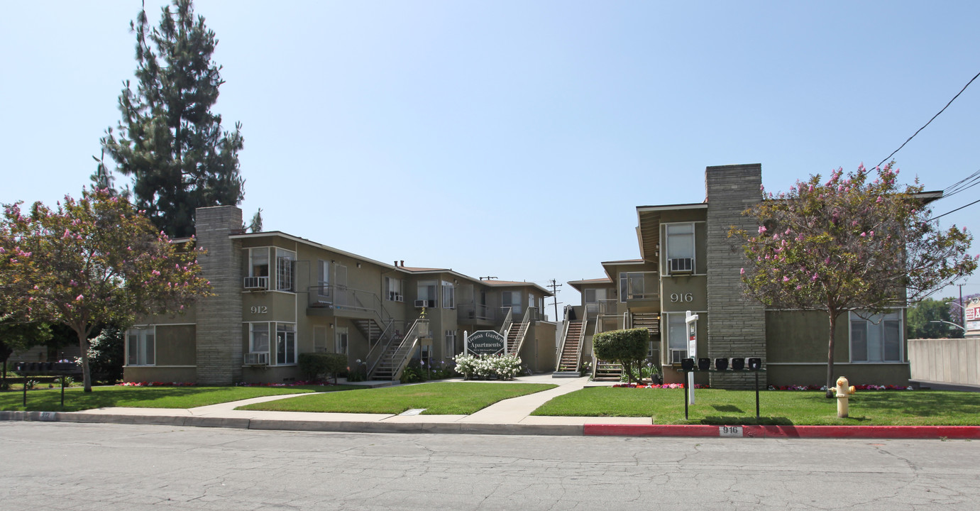 Genoa Garden Apartments in Monrovia, CA - Building Photo