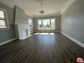 759 1/2 N Ridgewood Pl in Los Angeles, CA - Building Photo - Building Photo