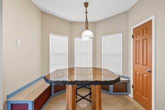 1238 Sandy Plains Ln in Houston, TX - Building Photo - Building Photo