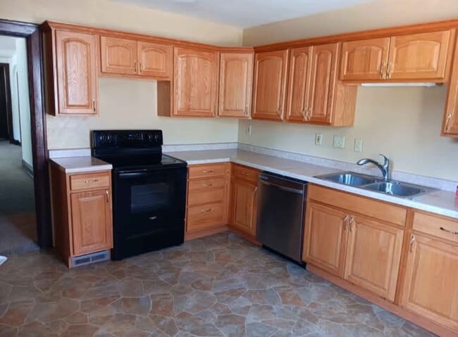 1419 S 9th St, Unit Lower in Sheboygan, WI - Building Photo - Building Photo