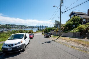 3731 Eastern Ave N in Seattle, WA - Building Photo