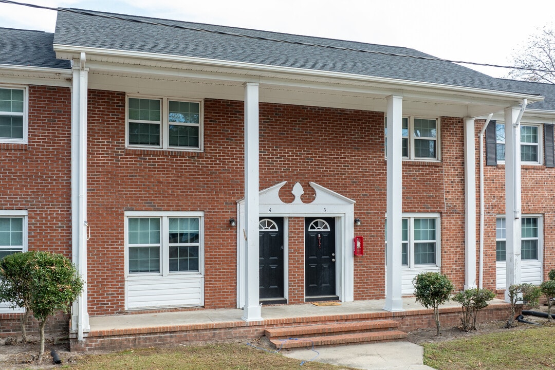 Caswell at Mill Creek in Jacksonville, NC - Foto de edificio