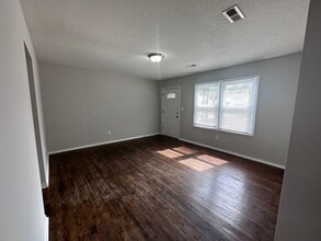 1239 Dellrose in Wichita, KS - Building Photo - Building Photo