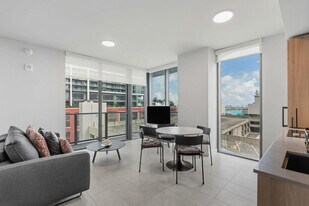 121 NE 5th St, Unit SI FL14-ID1429749P in Miami, FL - Building Photo