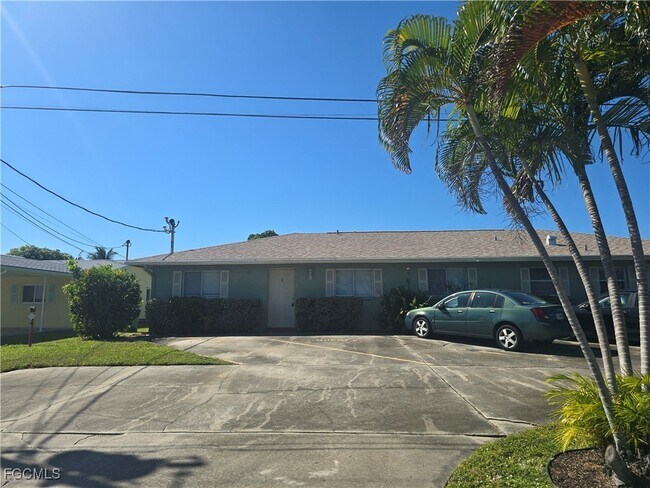 4910 Viceroy St in Cape Coral, FL - Foto de edificio - Building Photo