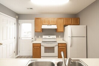 4903 Moniteau in Columbia, MO - Foto de edificio - Building Photo