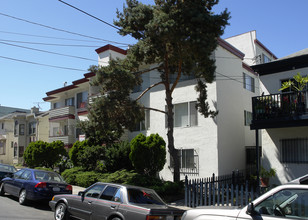 267 Lester Ave in Oakland, CA - Building Photo - Building Photo