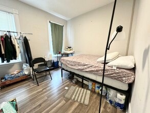 44 Crescent Ave, Unit 1T in Boston, MA - Foto de edificio - Building Photo