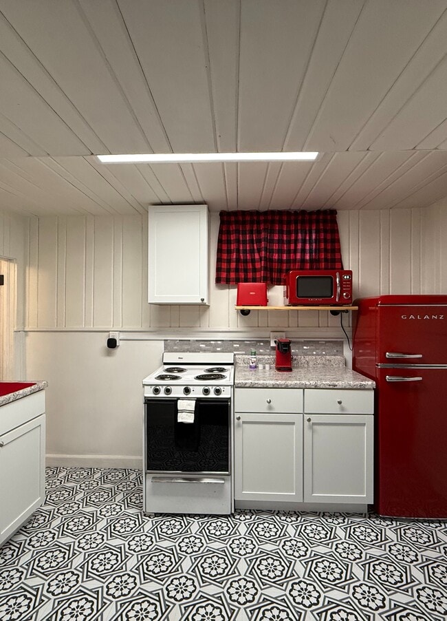 property at 17 2nd Ave NE