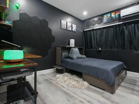 4501 Bray Rd in Tampa, FL - Building Photo