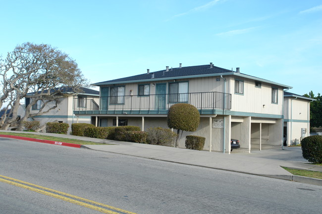 241 Reindollar Ave in Marina, CA - Building Photo - Building Photo