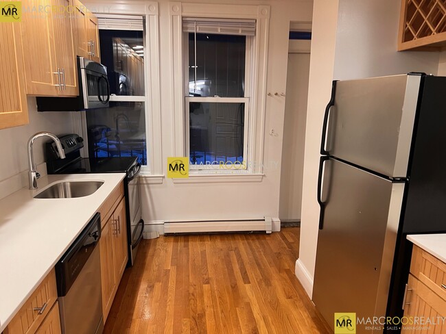 197 Commonwealth Ave, Unit B in Boston, MA - Building Photo - Building Photo