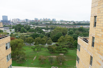 2601 Pennsylvania Ave, Unit #1205 in Philadelphia, PA - Foto de edificio - Building Photo