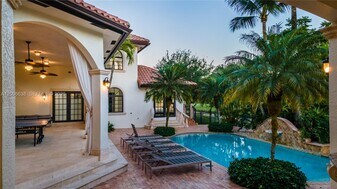 12000 NW 6th St in Plantation, FL - Building Photo
