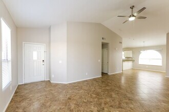 1058 S Sierra St in Gilbert, AZ - Foto de edificio - Building Photo