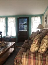 10 Isabelle Dr in Narragansett, RI - Building Photo - Building Photo