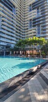 121 NE 34th St, Unit 03 in Miami, FL - Building Photo