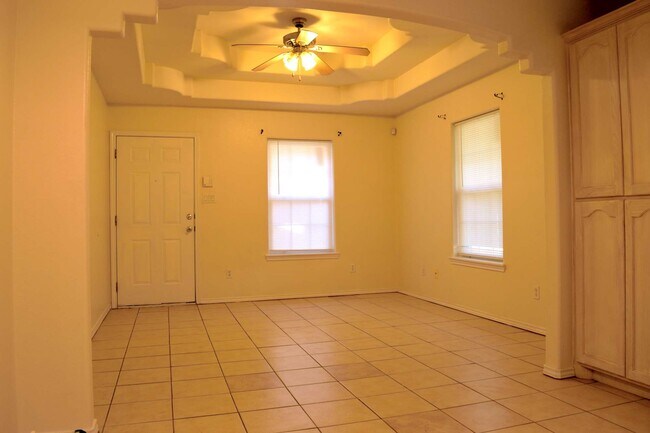 2315 Moonlight Ln, Unit 4 in Edinburg, TX - Building Photo - Building Photo