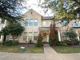 10555 Steinbeck Ln in Irving, TX - Building Photo