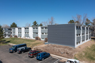 The Iris in Arvada, CO - Foto de edificio - Building Photo