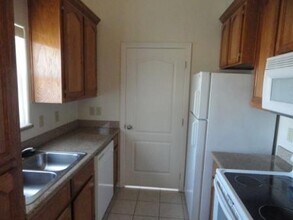 1811 Aruba Dr, Unit 4 in Edinburg, TX - Foto de edificio - Building Photo