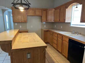 4018 Ursuline St in Galveston, TX - Building Photo - Building Photo