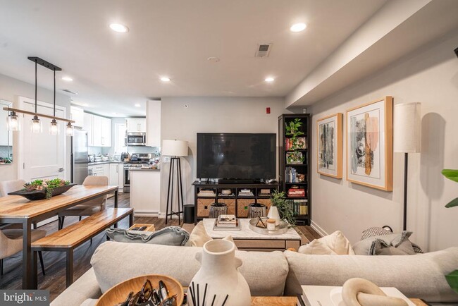 property at 528 S 5th St