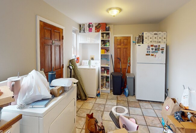 56 Kelly Rd, Unit 3L in Cambridge, MA - Building Photo - Building Photo