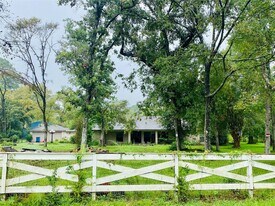 14212 Horseshoe Bend in Conroe, TX - Building Photo