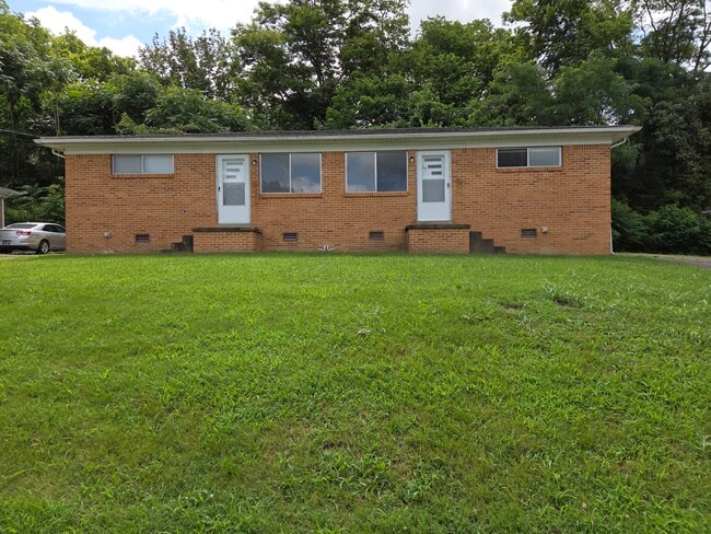 109 Edgehill Dr, Unit 109 Edgehill