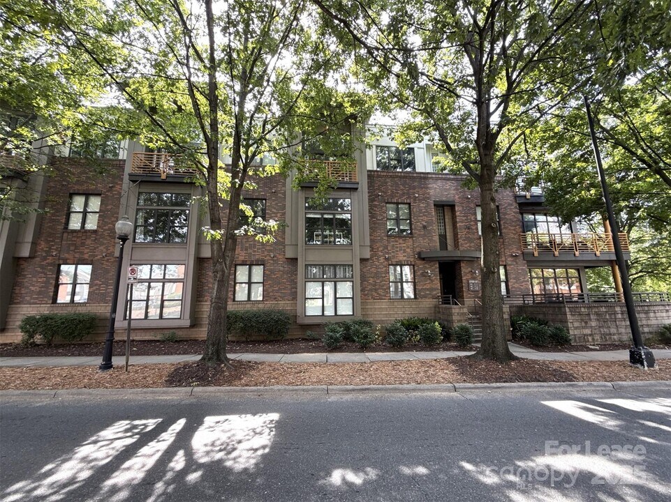 714 N Davidson St in Charlotte, NC - Foto de edificio