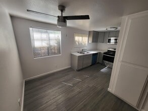 4th St. Apartments in Palmdale, CA - Building Photo - Building Photo