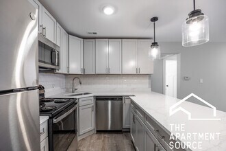 1214 N La Salle Dr, Unit F5 in Chicago, IL - Building Photo - Building Photo