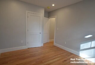 21 Shepard St, Unit 1 in Boston, MA - Building Photo - Building Photo