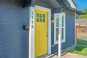 1300 E Baltimore Ave in Fort Worth, TX - Building Photo - Building Photo