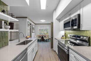 Cortland Lakecrest in Tampa, FL - Building Photo