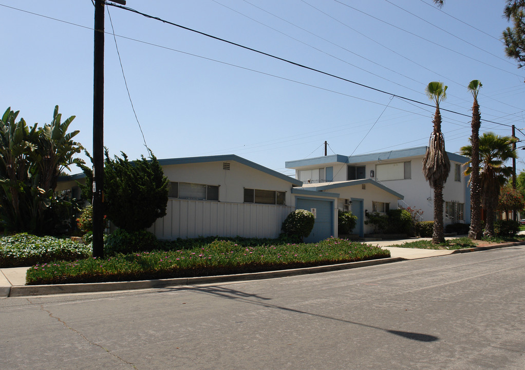 1791 Fortuna Ave in San Diego, CA - Building Photo