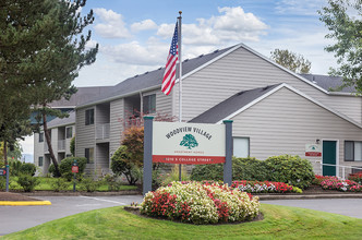 Woodview Village in Newberg, OR - Building Photo - Building Photo