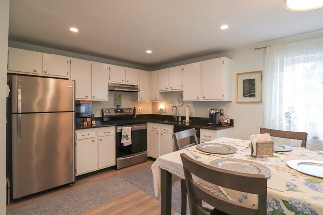 property at 54 Fairfield Park