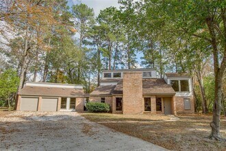 605 Jeff Davis Ct in Conroe, TX - Building Photo - Building Photo