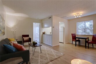 9079 Jollyville Rd in Austin, TX - Building Photo - Building Photo