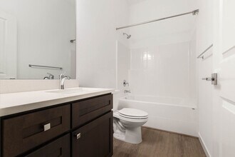 304 S 48th Ct in Renton, WA - Building Photo - Building Photo