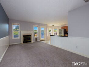 5411 NW Jackson St in Camas, WA - Building Photo - Building Photo