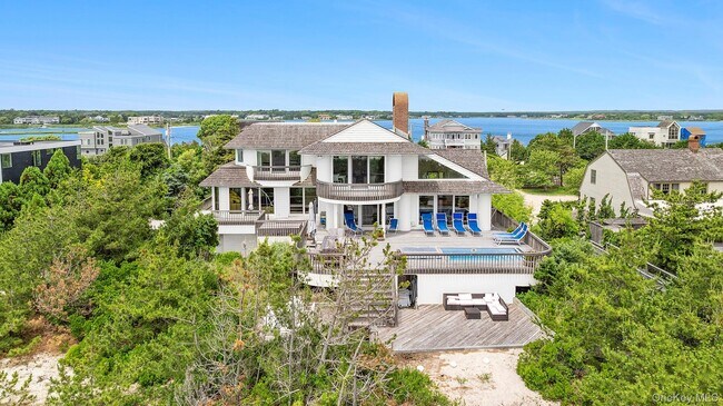 63-65 Dune Rd in Westhampton Beach, NY - Building Photo - Building Photo