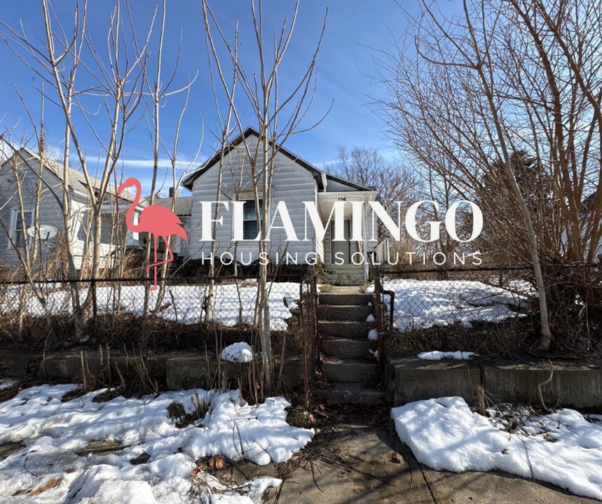 112 N Irwin St in Dayton, OH - Building Photo