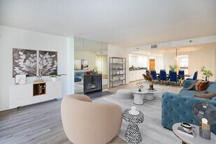 410 S Barrington Ave in Los Angeles, CA - Building Photo