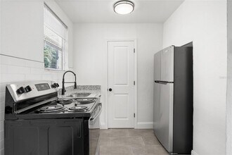 919 16th Ave N-Unit -1 in St. Petersburg, FL - Building Photo - Building Photo